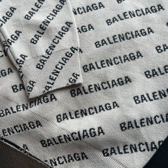 NWT Balenciaga Long Sleeve Knit Top Crewneck Mini Logo Allover White Wool Blend - Picture 6 of 9